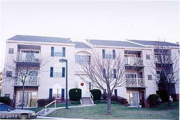 Primary Photo - 2 Stapleton Ct