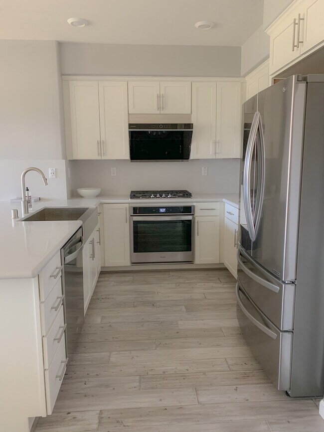 Building Photo - 1011 Bellante Ln