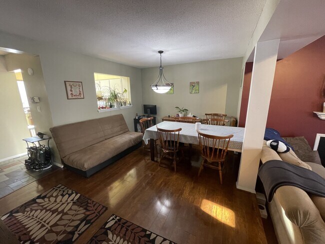 Building Photo - 517-Cypress