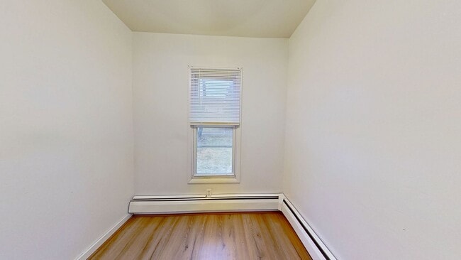Building Photo - Rear Unit