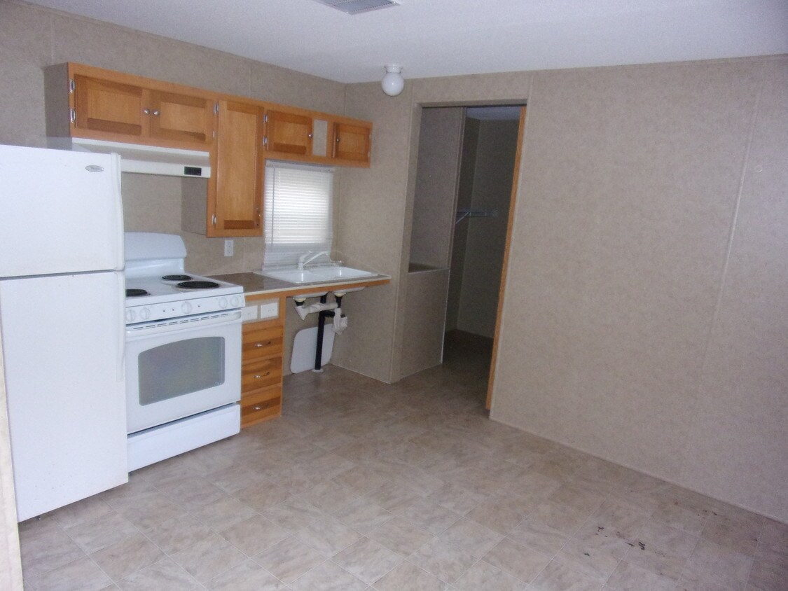 709 N Collins Fwy, Howe, TX 75459 House Rental in Howe, TX