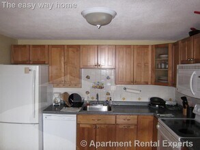 Building Photo - 94 Beacon St