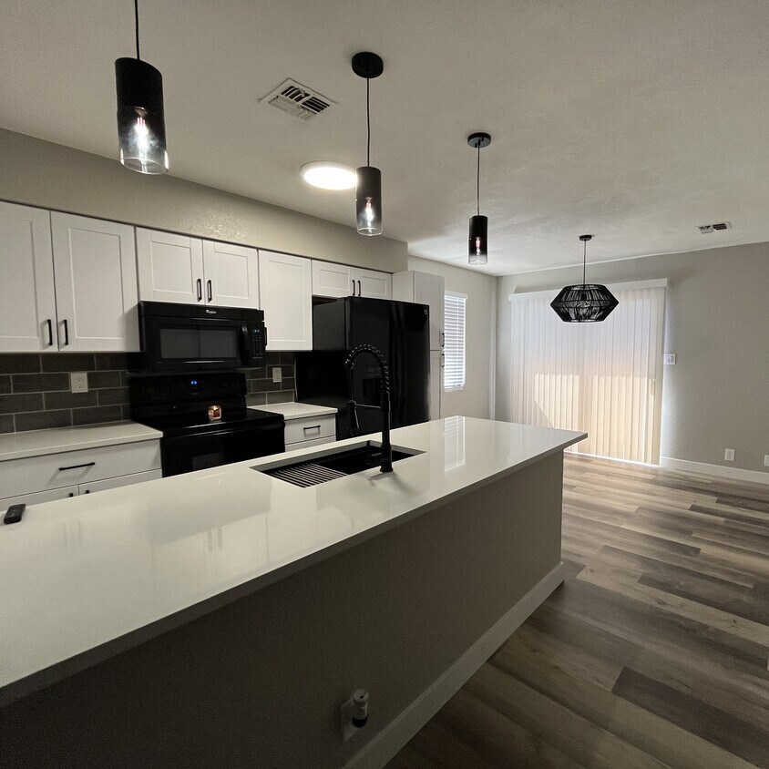 409 W Pontiac Dr Unit 08, Phoenix, AZ 85027 Condo for Rent in Phoenix