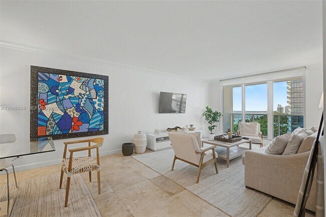 Foto del edificio - 2301 Collins Ave