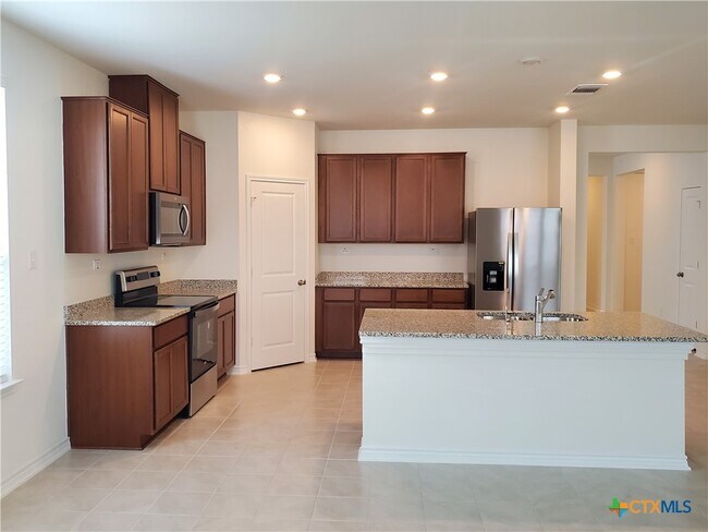 Foto del edificio - 518 Deer Crest Dr
