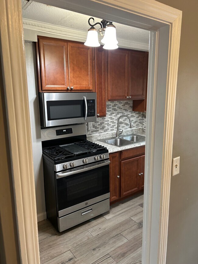 2828 Wooster Rd, Rocky River, OH 44116 Townhome Rentals in Rocky