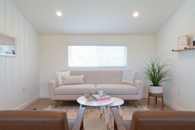 Building Photo - Spacious 2, 3 & 4 Bedroom Apartments