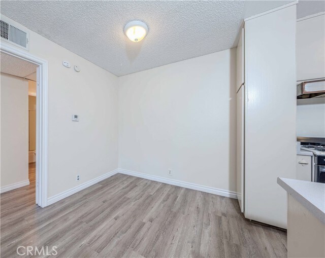 Foto del edificio - 2849 S Fairview St