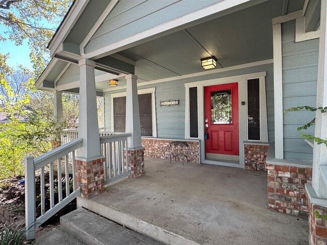 Building Photo - 5733 Hartson