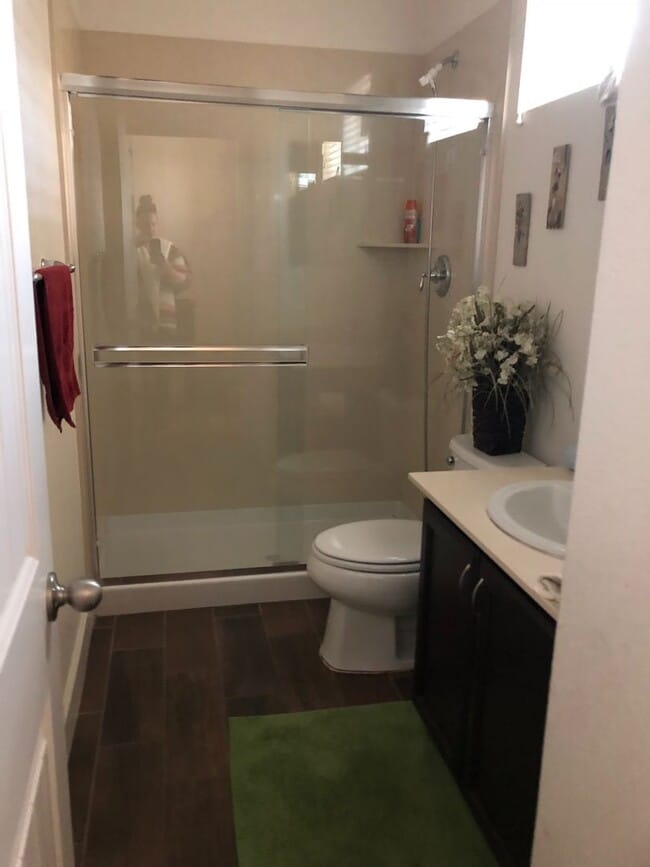 Foto del edificio - Beautiful 4 Bed 3 Bath Near Iron Point wit...