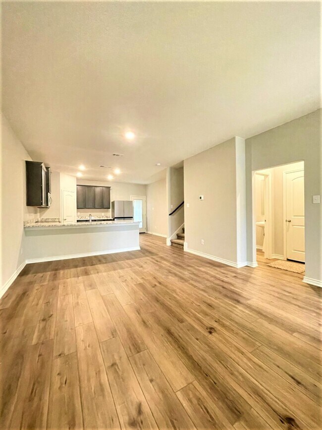Foto del edificio - 121 Revolution Rd, Liberty Hill, Texas 78642