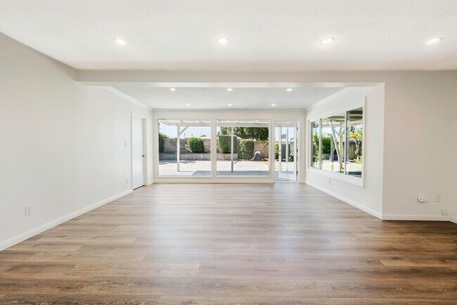 Building Photo - 7032 E El Cedral St