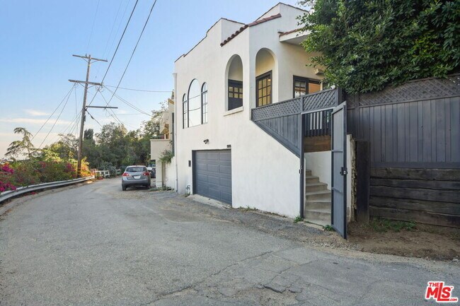 Foto del edificio - 8188 Gould Ave