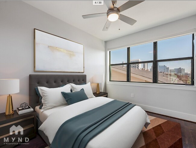 Foto del edificio - 2401 Crawford St