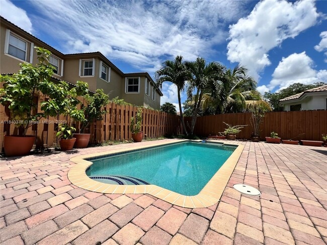 Foto del edificio - 8034 NW 111th Ct
