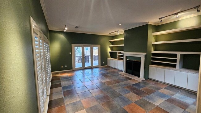 Building Photo - 4902 Westview Dr