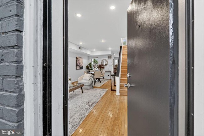Foto del edificio - 624 14th Pl NE