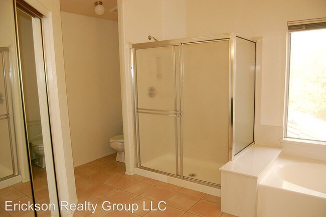 Building Photo - 1681 S Villas Ln