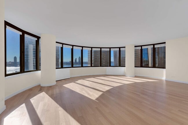 Building Photo - 330 E 38th St