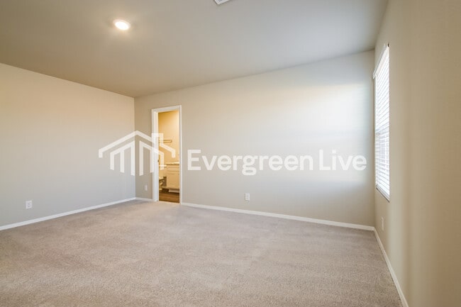 Foto del edificio - 8615 E 164th Ct S