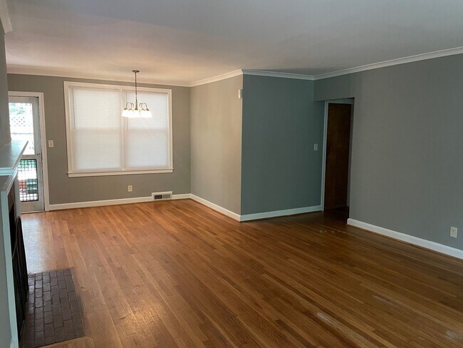 Building Photo - Beautiful 2 bed, 1 bath brick home! Located in Asheboro near McCrary Park!