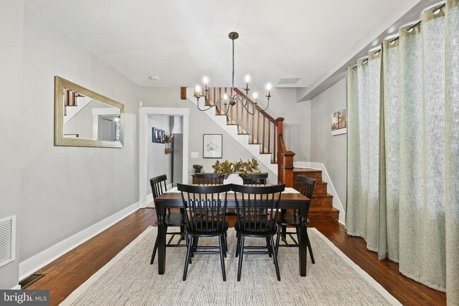 Foto del edificio - 725 Trail Ave