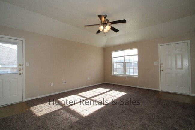 Foto del edificio - Cove Three-Bedroom!