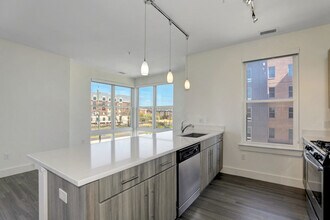 Interior Photo - Vivian