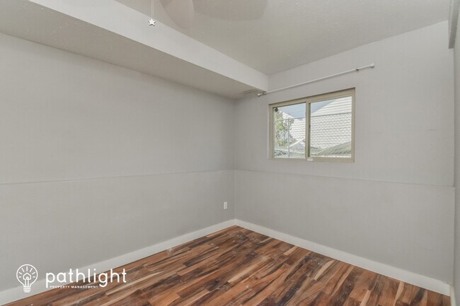 Foto del edificio - 1865 Swearinger Dr