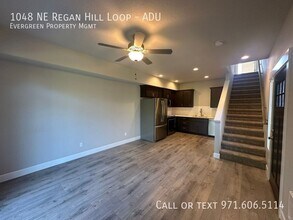 Building Photo - 1048 NE Regan Hill Loop