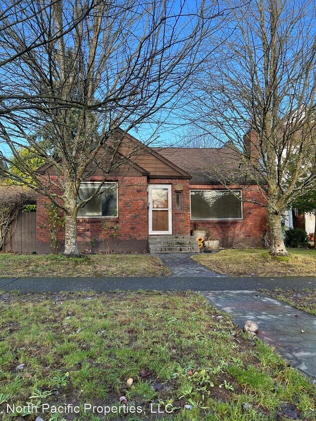Primary Photo - 3 br, 2 bath House - 815 N M ST
