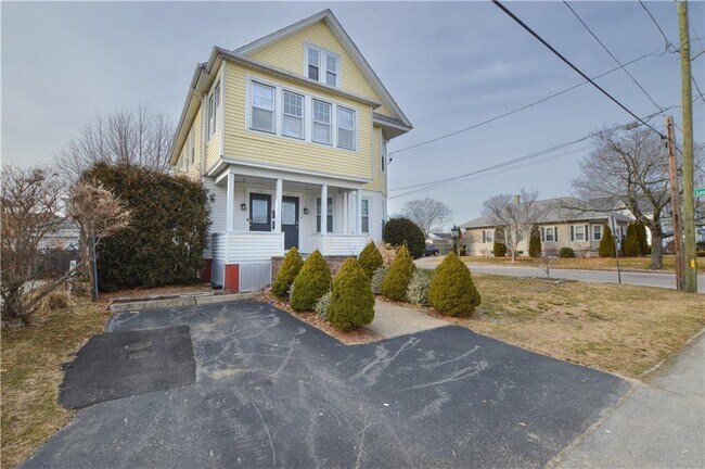 Building Photo - 265 Woodbine St