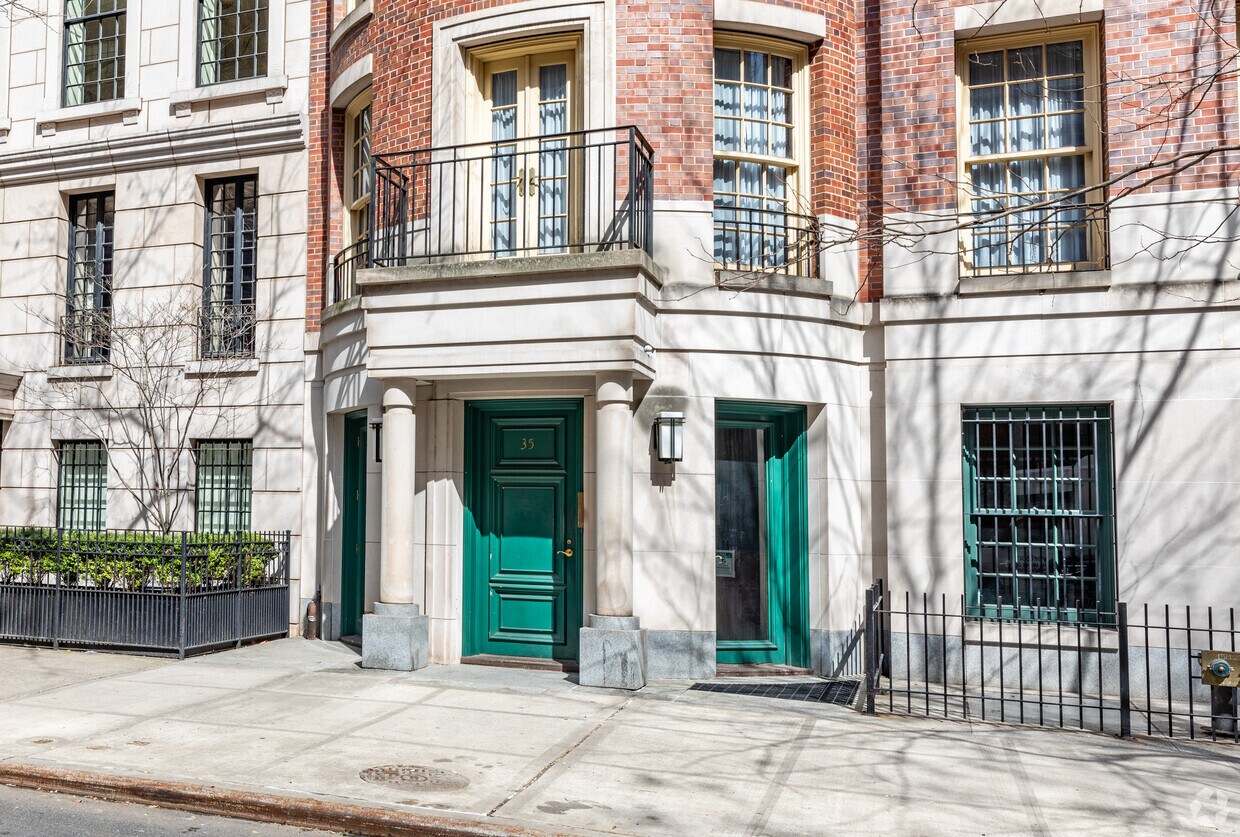 Building Photo - 35-39 E 63rd St