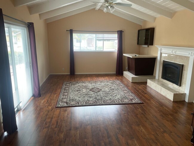 Building Photo - SARATOGA - Spacious Saratoga 3BR/2.5BA Home with Pool, Bonus Room & Beautiful Backyard
