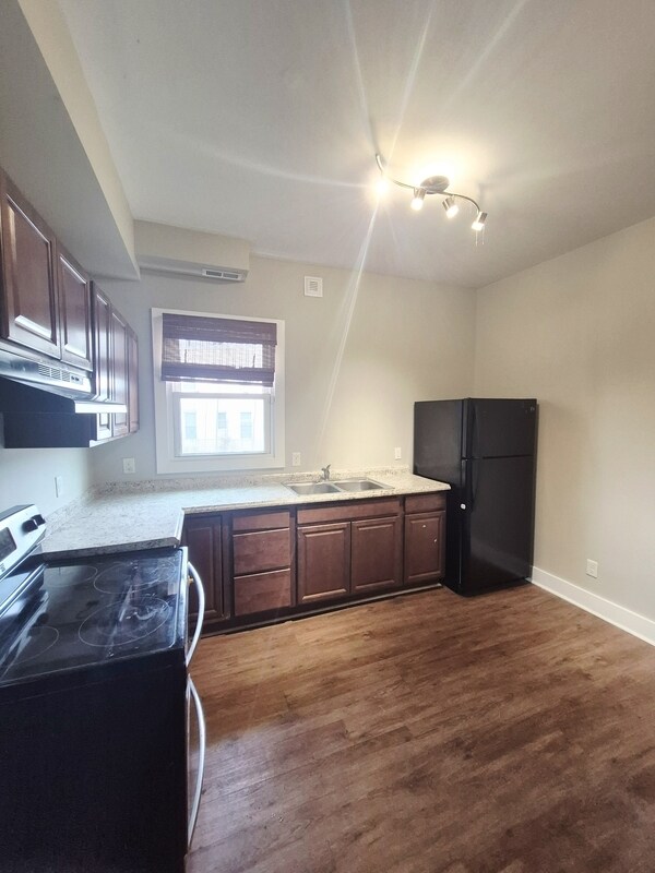 Photo - 1901 Fairmount Ave Apartment