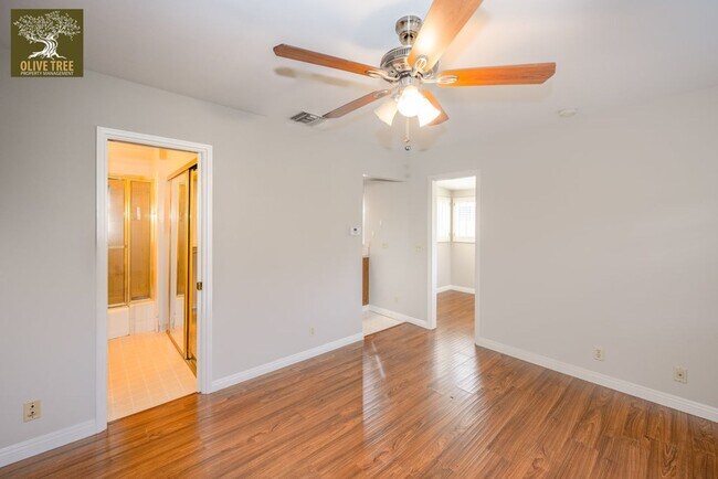 Building Photo - 194 Santa Anita Ct