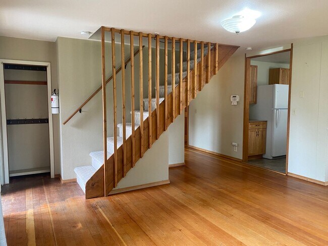 Building Photo - 3-Bedroom Home- Pets Allowed with Approval