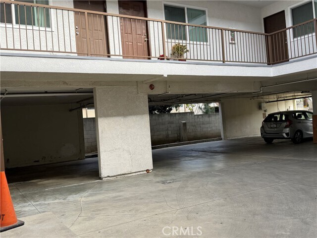 Foto del edificio - 1758 N Kingsley Dr