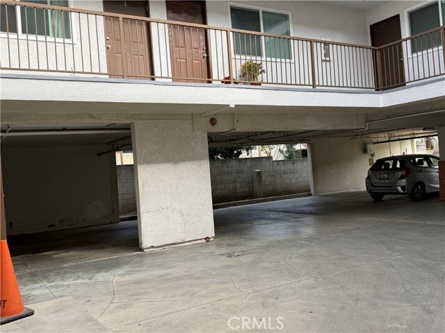 Building Photo - 1758 N Kingsley Dr