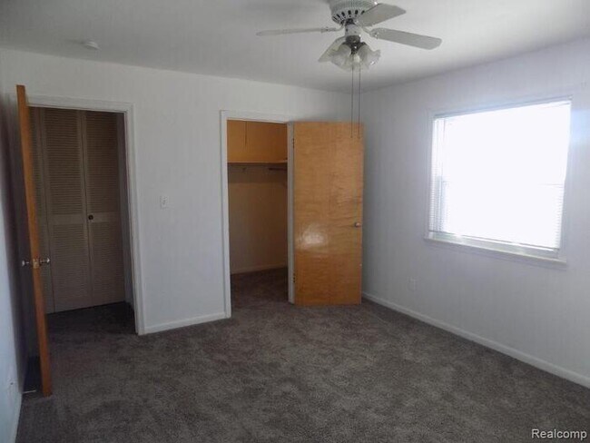 Foto del edificio - 6935 Town Ln