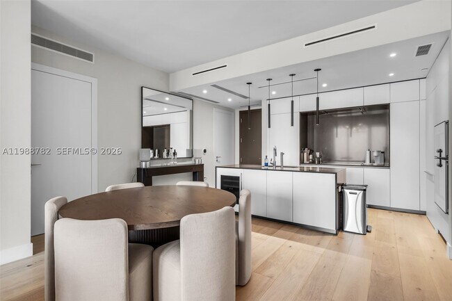 Foto del edificio - 300 Biscayne Blvd