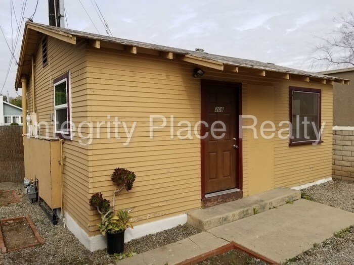 Primary Photo - 308 S Washburn Ave