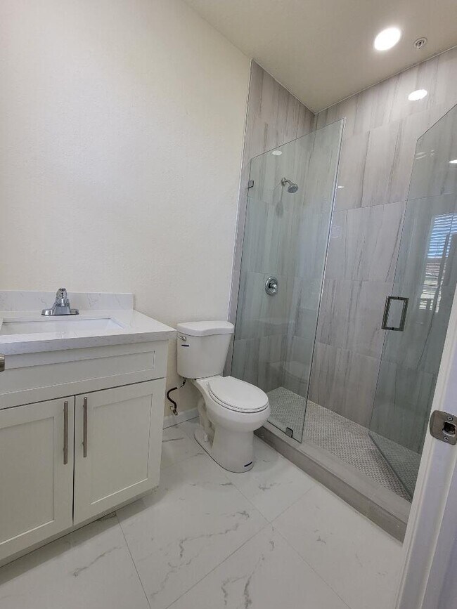 221 Greenwich Cir Unit 204, Jupiter, FL 33458 Condo for Rent in