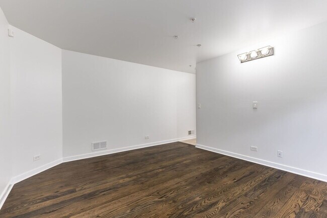 Building Photo - 758 Hanbury Dr