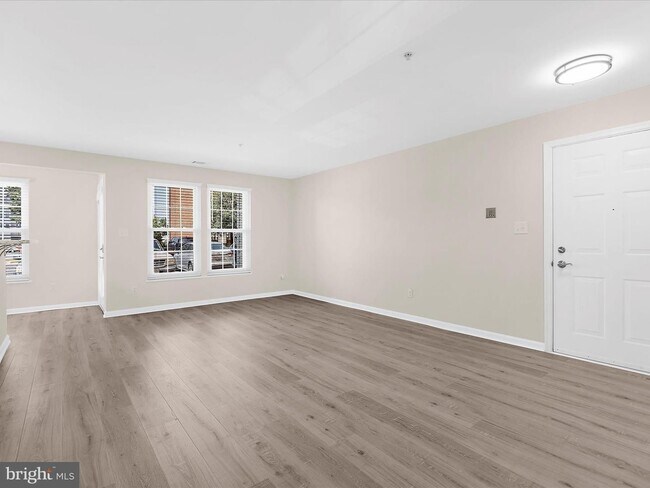 Foto del edificio - Ground Level Condo in Piney Orchard -Odenton