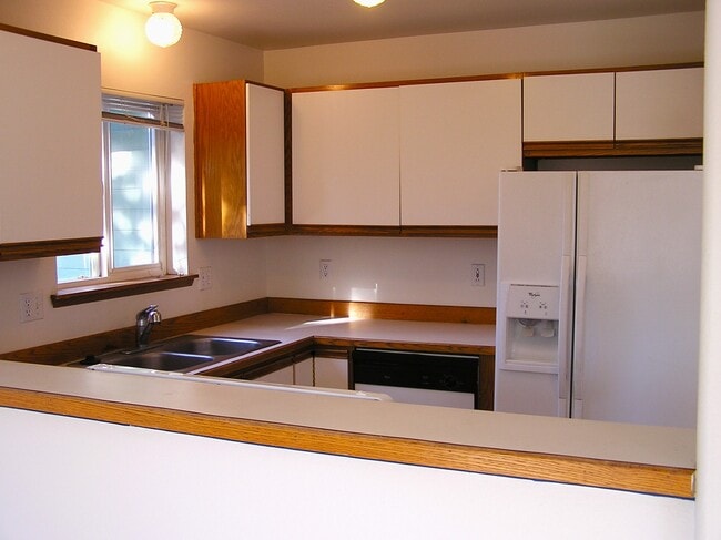 Building Photo - 240 5th St NE