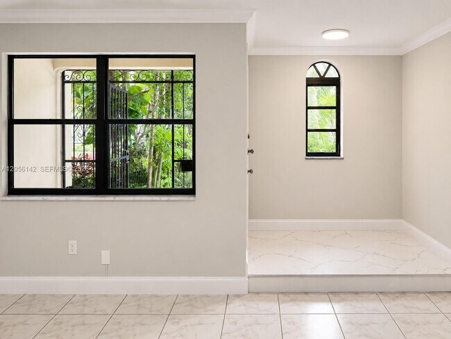 Foto del edificio - 1607 NE 105th St