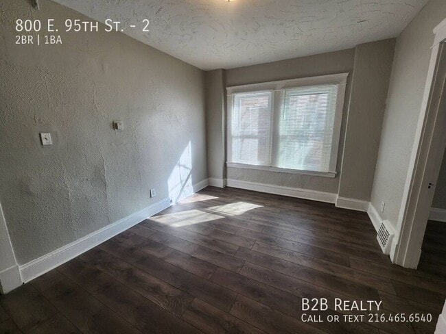 Building Photo - 800 E 95th St