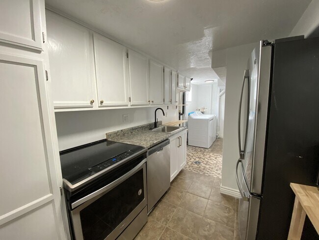 Foto del edificio - 7795 S 1000 E