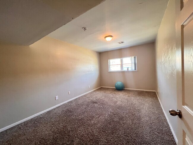 Foto del edificio - 740 SW 4th Pl